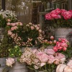 Elegant Gift Box Flower Design